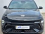 Hyundai Kona 1.6 GDI HEV N Line Automaat Fabrieksgarantie tot 11-2028 / Stoelverkoeling / Stuurverwarming / Stoelverwarming Voor + Achter / 360 Camera / Navigatie / Climate Control /