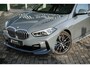 BMW 1-Serie 118i High Executive Edition | Model M Sport | Panoramadak | Harman Kardon surround sound system | Lederen bekleding | 19 inch lichtmetalen M wielen Dubbelspaak Bicolor |