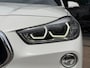 BMW X2 sDrive20i High Executive AUTOMAAT | LEDER | DODEHOEK DETECTIE | ACHTERUIT RIJ CAMERA | SPORT STOELEN| KEYLESS ENTRY/GO|NAVIGATIE | BI- XENON KOPLAMPEN | STOEL VERWARMING |