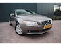 Volvo S80 2.5 T Momentum automaat Nieuwstaat Leder Afneembare trekhaak Pdc. Etc.