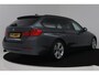 BMW 3-Serie Touring 318d Upgrade Edition (PANORAMADAK, AUTOMAAT, NAVIGATIE, PARKEERSENSOREN, CRUISE CONTROL)