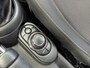 MINI One 5-Deurs 1.5 Essential 90PK 5 Deurs met Navigatie -Zwarte velgen - Cruise Controle