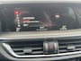 Alfa Romeo Stelvio 2.0 T 280 Pk AWD First Edition Xenon Navigatie Camera Elek Stoelen Leder Stoel + Stuurverwarming 19 inch Velgen DAB Super nette staat en lage kilometerstand !