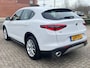 Alfa Romeo Stelvio 2.0 T 280 Pk AWD First Edition Xenon Navigatie Camera Elek Stoelen Leder Stoel + Stuurverwarming 19 inch Velgen DAB