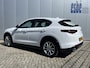 Alfa Romeo Stelvio 2.0 T 280 Pk AWD First Edition Xenon Navigatie Camera Elek Stoelen Leder Stoel + Stuurverwarming 19 inch Velgen DAB Super nette staat en lage kilometerstand !