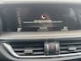 Alfa Romeo Stelvio 2.0 T 280 Pk AWD First Edition Xenon Navigatie Camera Elek Stoelen Leder Stoel + Stuurverwarming 19 inch Velgen DAB Super nette staat en lage kilometerstand !