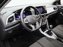 Volkswagen T-Roc 1.0 TSI Life | Apple Carplay / Android Auto | Climate Control | Parkeersensoren | Achteruitrijcamera Trekhaak |
