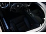 Volvo V60 2.0 B3 Momentum Advantage | Moritz leder Charcoal bekleding | Dealeronderhouden | Getinte ramen | Climate Pack | Park Asist Pack | Camera achter | Zitverlenging voorstoelen | City Safety | Verwarmbare voorstoelen | 2-Zone Climate Control | Volvo on Call | Verwarmbaar stuurwiel |  Apple Carplay & Android Auto |