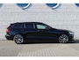 Volvo V60 2.0 B3 Momentum Advantage | Moritz leder Charcoal bekleding | Dealeronderhouden | Getinte ramen | Climate Pack | Park Asist Pack | Camera achter | Zitverlenging voorstoelen | City Safety | Verwarmbare voorstoelen | 2-Zone Climate Control | Volvo on Call | Verwarmbaar stuurwiel |  Apple Carplay & Android Auto |