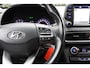 Hyundai Kona 1.0T ESSENSE | PLUS PACK | NL-AUTO! | CAMERA | ALL SEASON | NAVI | CLIMA | CRUISE | PARKEERSENSOREN | APPLE CARPLAY & ANDROID AUTO | VOLLEDIG ONDERHOUDEN!