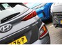 Hyundai Kona 1.0T ESSENSE | PLUS PACK | NL-AUTO! | CAMERA | ALL SEASON | NAVI | CLIMA | CRUISE | PARKEERSENSOREN | APPLE CARPLAY & ANDROID AUTO | VOLLEDIG ONDERHOUDEN!