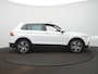 Volkswagen Tiguan 1.4 TSI eHybrid Elegance Panoramisch schuif-/kanteldak - IQ light - ACC - Navigatie - Camera