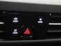 Volkswagen Golf 1.0 eTSI Life | Adaptieve cruise control | CarPlay | Parkeersensoren | Draadloze telefoonlader | Bluetooth | Getint glas | Sfeerverlichting |