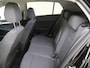 Volkswagen Golf 1.0 eTSI Life | Adaptieve cruise control | CarPlay | Parkeersensoren | Draadloze telefoonlader | Bluetooth | Getint glas | Sfeerverlichting |