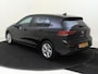 Volkswagen Golf 1.0 eTSI Life | Adaptieve cruise control | CarPlay | Parkeersensoren | Draadloze telefoonlader | Bluetooth | Getint glas | Sfeerverlichting |