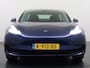Tesla Model 3 SR Plus 325PK Lmv 18" AutoPilot FSD Leder Pano-dak Adaptive-Cruise Camera's Elektr.-Stuur+Stoelen+Spiegels+Geheugen+Easy-Entry+Verwarmde stoelen Park assistent Pdc WIFI Lane-Assist Speed-Assist Navi LED Comfortstoelen ACC DAB Voorverwarmen interieur via App Keyless One-Pedal-Drive 1e Eigenaar Origineel Nederlandse Auto