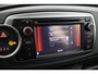 Toyota Yaris 1.3 VVT-i Dynamic | Origineel NL | Trekhaak | Navigatie | Leder | Keyless | Stoelverwarming | Cruise Control | Clima | Camera | Premium audio | 16 inch | Bluetooth
