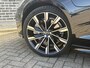 Volvo V60 T8 Plug-in hybrid AWD Plus Dark Performance Black Edition | Panoramadak | Harman Kardon | Extra geting glas | 19 inch | Polestar Optimalisatie|