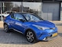 Toyota C-HR 1.8 Hybrid Bi-Tone AUTOMAAT | APPLE CARPLAY | CAMERA | NAVIGATIE | AIRCO/EC | CRUISECONTROL | PARKEERSENSOREN | TREKHAAK | DAB RADIO | LED VERLICHTING | STOELVERWARMING |