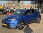 Toyota C-HR 1.8 Hybrid Bi-Tone AUTOMAAT | APPLE CARPLAY | CAMERA | NAVIGATIE | AIRCO/EC | CRUISECONTROL | PARKEERSENSOREN | TREKHAAK | DAB RADIO | LED VERLICHTING | STOELVERWARMING |
