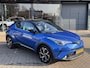 Toyota C-HR 1.8 Hybrid Bi-Tone AUTOMAAT | APPLE CARPLAY | CAMERA | NAVIGATIE | AIRCO/EC | CRUISECONTROL | PARKEERSENSOREN | TREKHAAK | DAB RADIO | LED VERLICHTING | STOELVERWARMING |