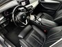 BMW 5-Serie Touring 520i High Executive Edition | Carplay | Trekhaak | LED | Verwarmde voorstoelen | Ambiance verlichting |