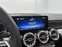 Mercedes-Benz GLB 200 Business Solution AMG 7p. | Premium Plus pakket | Trekhaak | Nightpakket | Head-up display | Panoramaschuifdak | 360° camera | Derde zitrij  | Multibeam LED | Memorypakket | Augmented Reality navigatie |