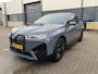BMW iX xDrive50 Business Edition Plus 112 kWh | Nieuwprijs €128.798,-!!/NL Auto/1e Eig./Luchtvering/Navi/Pano.Dak/Leder/Elektr.Wegklapbare Trekhaak/Apple Car-Play-Android Auto