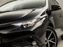 Toyota Auris 1.8 Hybrid Sport Automaat (NAVIGATIE, CLIMATE, CAMERA, STOELVERWARMING, GETINT GLAS, SPORTSTOELEN, CRUISE, KEYLESS, TREKHAAK, NIEUWSTAAT)