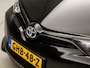 Toyota Auris 1.8 Hybrid Sport Automaat (NAVIGATIE, CLIMATE, CAMERA, STOELVERWARMING, GETINT GLAS, SPORTSTOELEN, CRUISE, KEYLESS, TREKHAAK, NIEUWSTAAT)