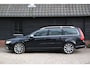 Volvo V70 2.5T Momentum Xenon/Half-Leer/Stoelverwarming/parkeersensor/Apk 01-2027