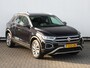 Volkswagen T-Roc 1.5 TSI Style 150 pk DSG | Trekhaak | Stoelverwarming | Keyless | Camera | Navigatie | Adaptieve Cruise control