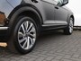 Volkswagen T-Roc 1.5 TSI Style 150 pk DSG | Trekhaak | Stoelverwarming | Keyless | Camera | Navigatie | Adaptieve Cruise control