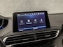 Peugeot 3008 1.2 PureTech Sport (PANORAMADAK, APPLE CARPLAY, MEMORY SEATS, LEDER, STOELVERWARMING, 360 CAMERA, GETINT GLAS, TREKHAAK, KEYLESS, NIEUWSTAAT)