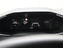 Peugeot 208 Allure Hybrid 110pk Automaat | Navigatie | Climate Control | Cruise Control | Parkeersensoren v+a | Armsteun | Digitaal instrumentenpaneel | Draadloze Apple Carplay / Android Auto | DAB+ radio | All seasonbanden | Led koplampen | Donker getint glas | 16" lichtmetalen velgen |