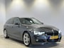 BMW 3-Serie Touring 320i M Sport Edition | Navigatie | LM Velgen 18" | Afneembare Trekhaak | Voorstoelen Verwarmd | PDC Voor en Achter | Cruise Control | Airco |