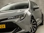 Toyota Corolla Touring Sports 2.0 Hybrid Sport 180Pk Automaat (APPLE CARPLAY, NAVIGATIE, CAMERA, LEDER, STOELVERWARMING, SPORTSTOELEN, ADAPTIVE CRUISE, KEYLESS, GETINT GLAS, NIEUWE APK, NIEUWSTAAT)