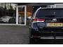 Toyota Auris Touring Sports 1.8 Hybrid Lease pro*NL-Auto*Perfect dealer Onderh.*Pano/Afneemb.Trekhaak/Half Leder/Stoelverw./Camera/Rijstrooksens./Parkeersens.V+A/16 inch LM*