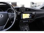 Toyota Auris Touring Sports 1.8 Hybrid Lease pro*NL-Auto*Perfect dealer Onderh.*Pano/Afneemb.Trekhaak/Half Leder/Stoelverw./Camera/Rijstrooksens./Parkeersens.V+A/16 inch LM*
