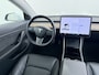 Tesla Model 3 RWD SR+ 60kWh Afn.Trekhaak 325PK 18"Lmv AutoPilot Leder PanoDak Adaptive-Cruise Lmv Camera's Elektr.-Stuur+Stoelen+Spiegels+Geheugen+Easy-Entry+Verwarmde stoelen Park assistent PDC WIFI Lane-Assist Speed-Assist SOH 92% Navi LED Comfortstoelen ACC DAB Voorverwarmen interieur via App Keyless via Telefoonsleutel One-Pedal-Drive 1e Eigenaar Origineel Nederlandse auto tot 11kw laden thuis!