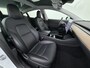 Tesla Model 3 RWD SR+ 60kWh Afn.Trekhaak 325PK 18"Lmv AutoPilot Leder PanoDak Adaptive-Cruise Lmv Camera's Elektr.-Stuur+Stoelen+Spiegels+Geheugen+Easy-Entry+Verwarmde stoelen Park assistent PDC WIFI Lane-Assist Speed-Assist SOH 92% Navi LED Comfortstoelen ACC DAB Voorverwarmen interieur via App Keyless via Telefoonsleutel One-Pedal-Drive 1e Eigenaar Origineel Nederlandse auto tot 11kw laden thuis!