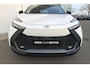 Toyota C-HR 2.0 PHEV Plug-in Hybrid 220PK Dynamic | Bi-Tone | Navigatie | Camera | Stoel en stuurverwarming | Climate control | Keyless entry