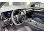 Renault Rafale E-Tech full hybrid 200PK esprit Alpine | 5 JAAR GARANTIE | Verwarmbare voorstoelen | Elektrische achterklep | 4control | Camera | PDC voor + achter | Apple carplay/android auto