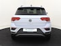 Volkswagen T-Roc 1.0 TSI Style | Adaptieve cruise control | CarPlay | Achteruitrijcamera | Dodehoek detectie | Climate control | Elektrisch inklapbare buitenspiegels | Parkeersensoren |