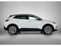 Opel Grandland X 1.6 Hybrid Ultimate 300pk Automaat | Elektrische Stoel | Elektrische Klep | Lederen Bekleding | Adaptieve Cruise Control | Navigatie | Climate Control | Stoelverwarming/Verkoeling | Dodehoekdetectie | 19"LMV | Camera Voor + Achter | Apple Carplay/Android Auto |