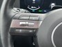 Hyundai Kona 1.6 GDI 141pk HEV Premium | Premium audio | 360 camera | Bestuurdersstoel met geheugen | Adaptive cruise control | Dodehoek detectie | Full LED koplampen | Stoelverwarming | Stoelventilatie | Stuurverwarming