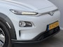 Hyundai Kona Electric EV Limited 64 kWh / SOH 100% / Camera / Navigatie / HUD / ACC Adaptieve Cruise / Elektr. Stoelen / Stoelverwarming & Stoelventilatie / CCS Laden / Dodehoek detectie / KRELL Audio / Achterbank verwarming /
