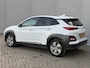 Hyundai Kona Electric EV Limited 64 kWh / SOH 100% / Camera / Navigatie / HUD / ACC Adaptieve Cruise / Elektr. Stoelen / Stoelverwarming & Stoelventilatie / CCS Laden / Dodehoek detectie / KRELL Audio / Achterbank verwarming /