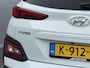 Hyundai Kona Electric EV Limited 64 kWh / SOH 100% / Camera / Navigatie / HUD / ACC Adaptieve Cruise / Elektr. Stoelen / Stoelverwarming & Stoelventilatie / CCS Laden / Dodehoek detectie / KRELL Audio / Achterbank verwarming /