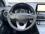 Hyundai Kona Electric EV Limited 64 kWh / SOH 100% / Camera / Navigatie / HUD / ACC Adaptieve Cruise / Elektr. Stoelen / Stoelverwarming & Stoelventilatie / CCS Laden / Dodehoek detectie / KRELL Audio / Achterbank verwarming /